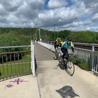 Über die Eisenbahnbrücke nach Horchheim